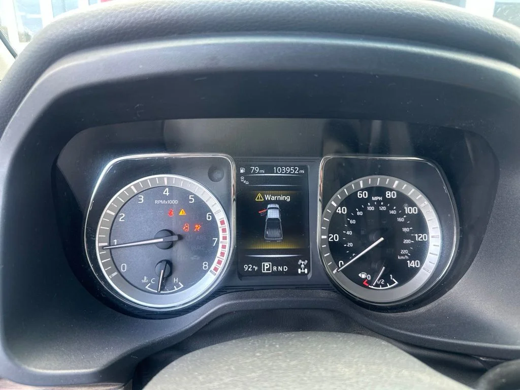 Used 2018 Gray Nissan SL image 4