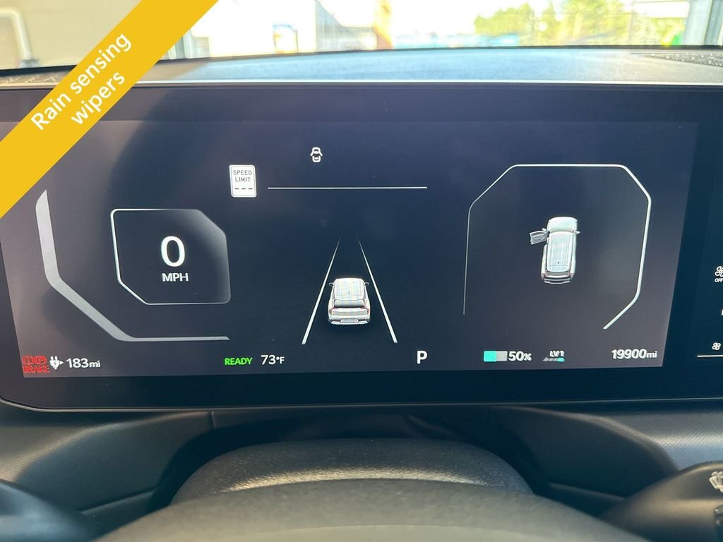 Used 2024 White Kia Wind image 21