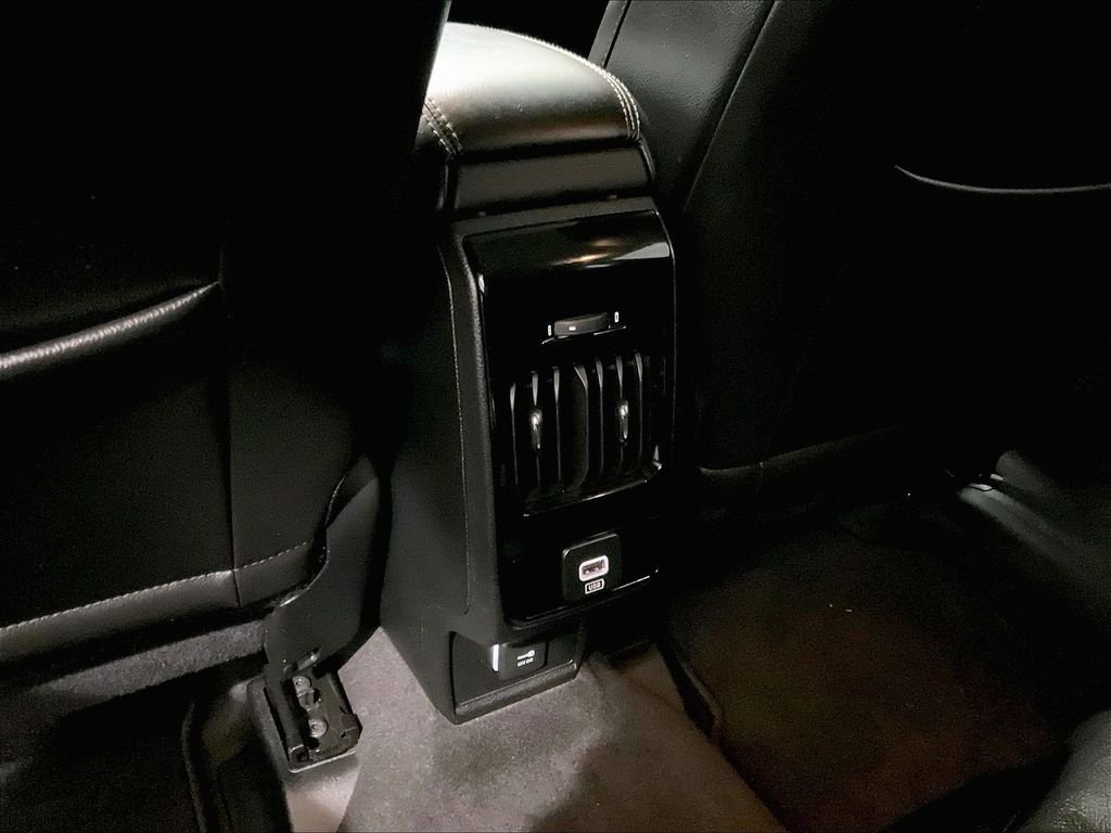 Used 2022 Bright White Clearcoat Jeep Limited image 27