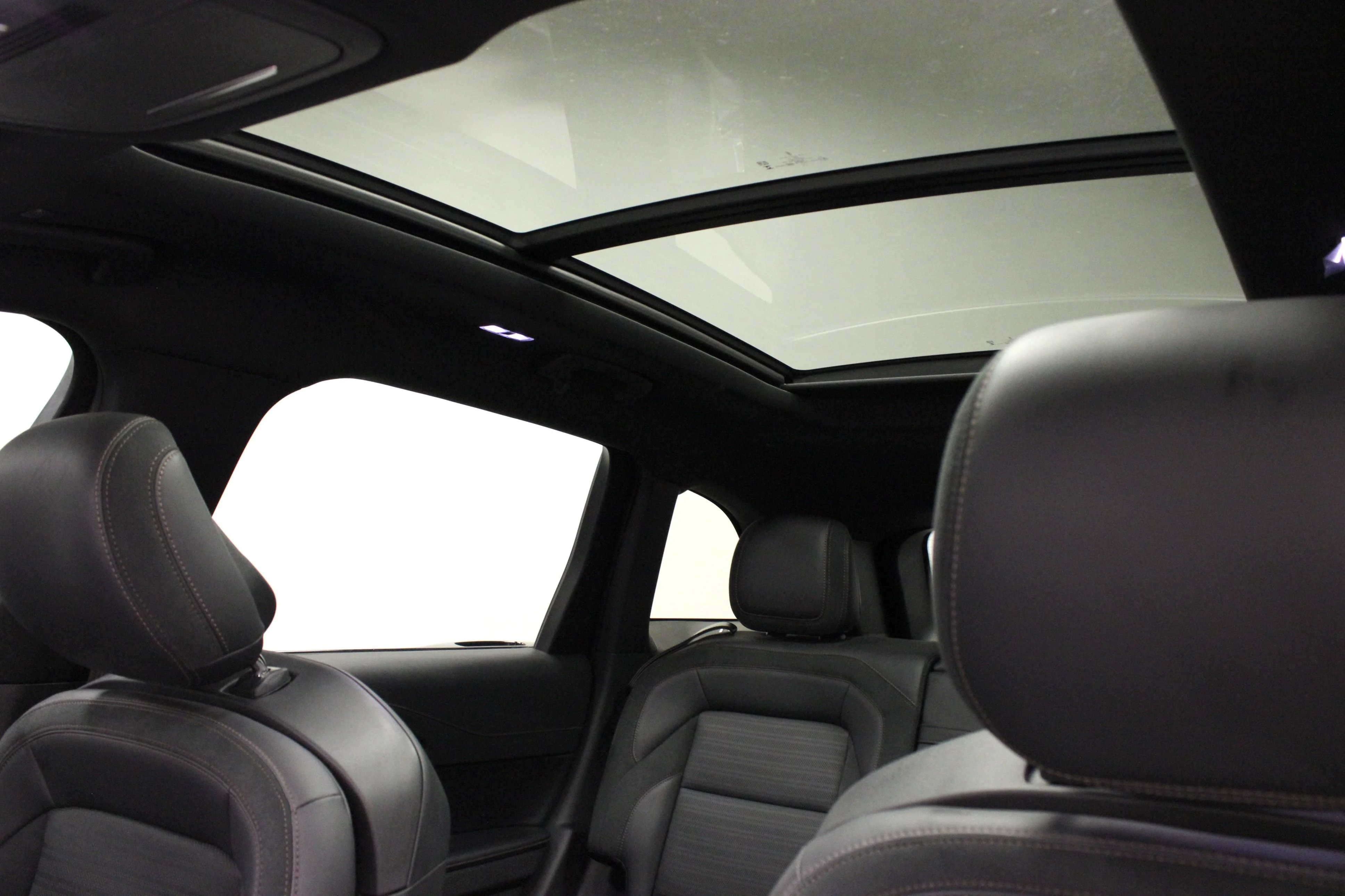 Used 2024 Black Metallic Lincoln Reserve image 10