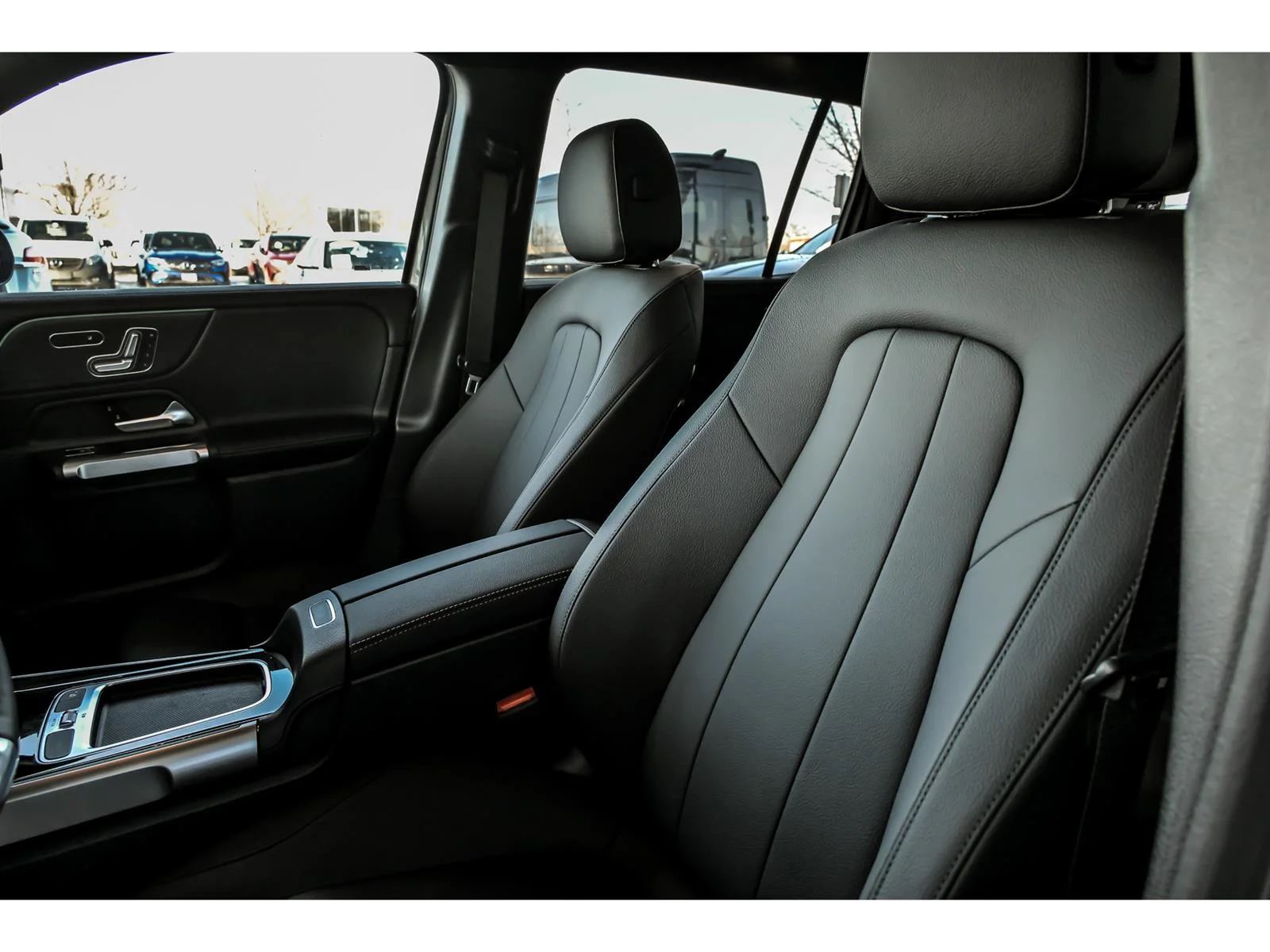 New 2026 Mountain Grey Metallic Mercedes-Benz GLB 250 image 7