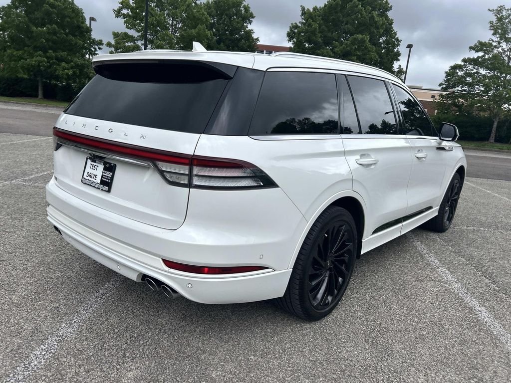 Used 2021 White Lincoln Reserve image 7