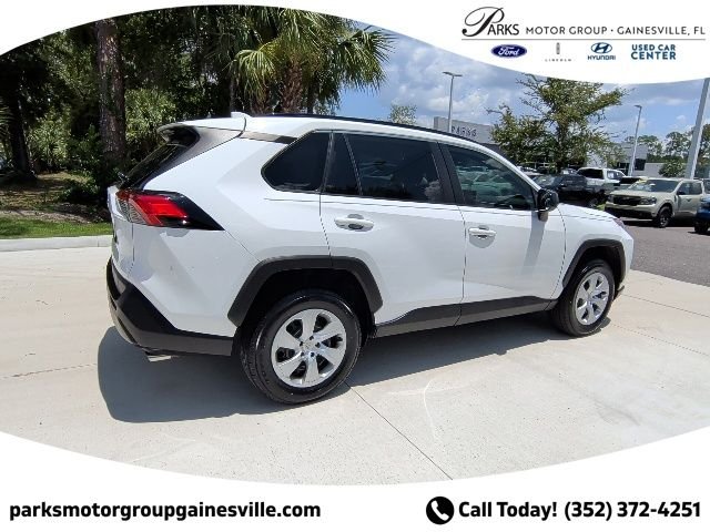 Used 2021 White Toyota LE image 5