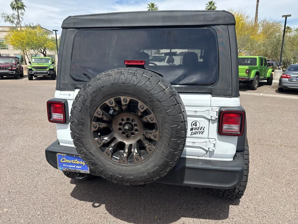 Used 2022 White Jeep Unlimited Willys image 7