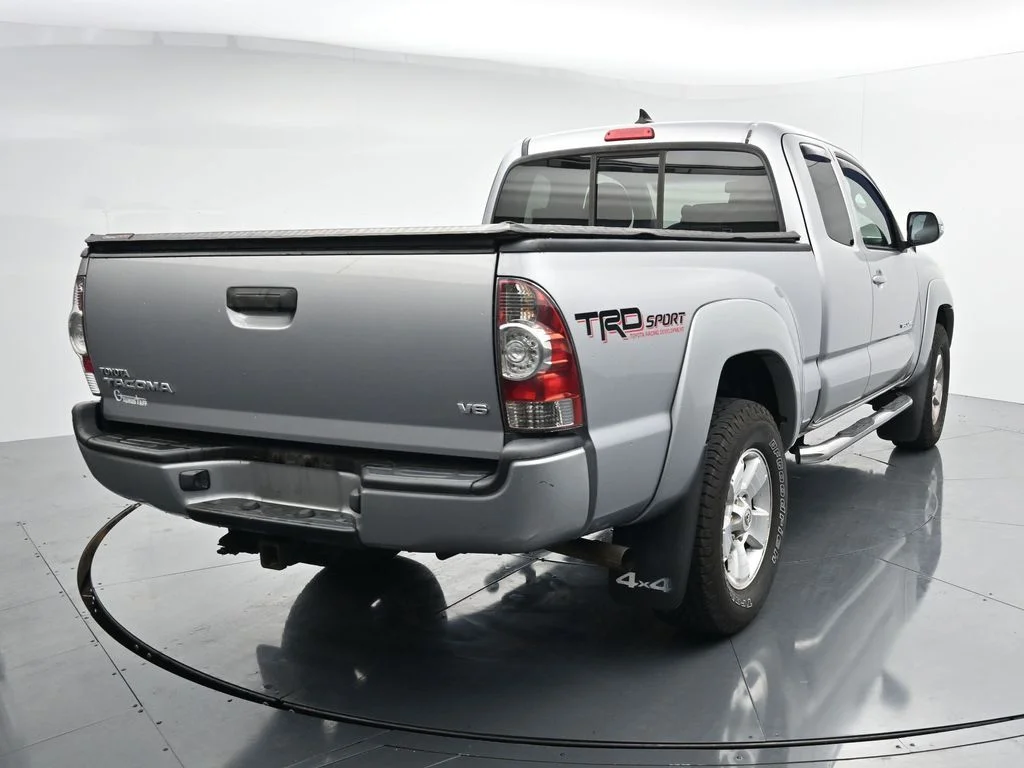 Used 2015 Silver Toyota Base image 6