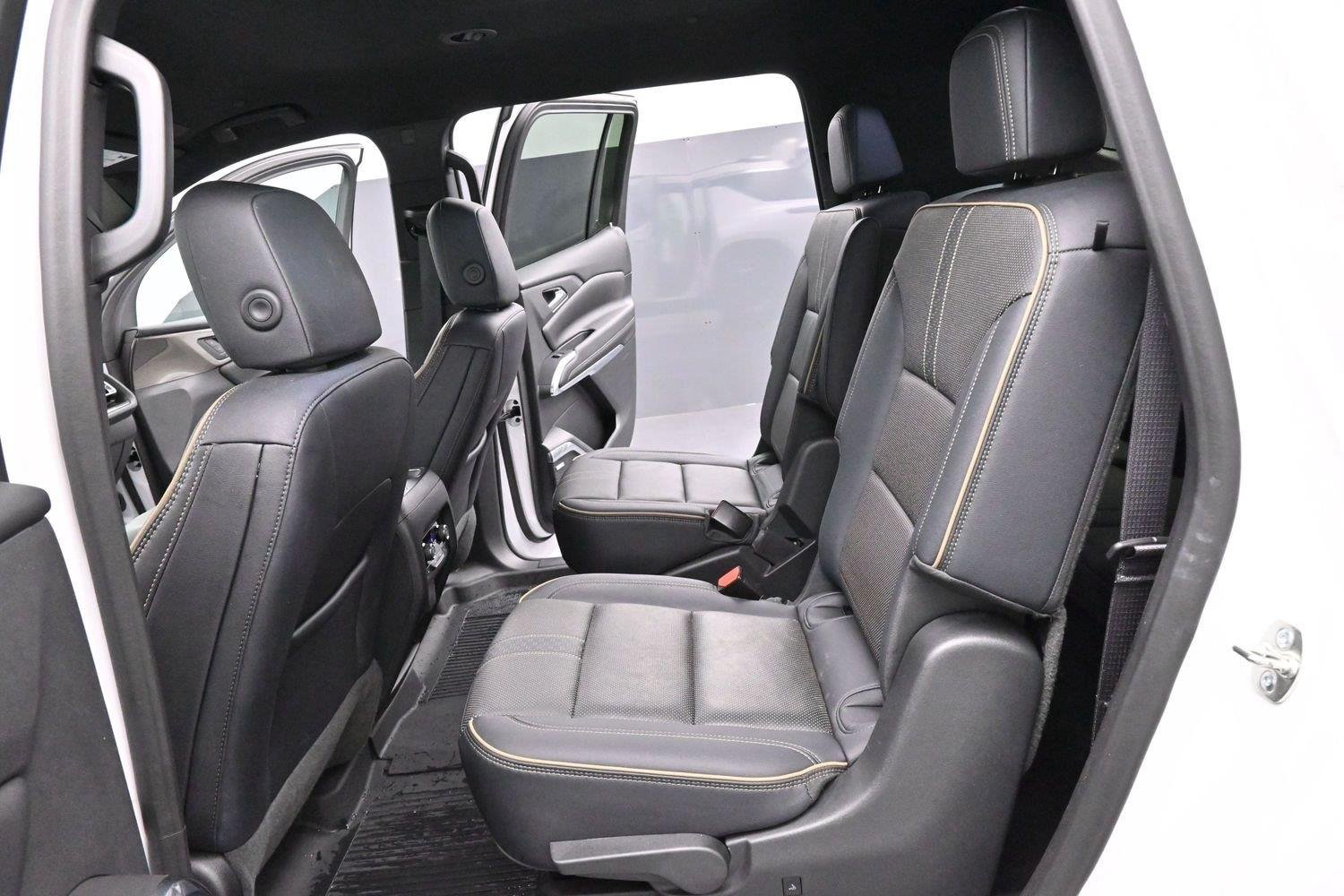 Used 2025 Iridescent Pearl Tricoat Chevrolet FWD High Country image 29