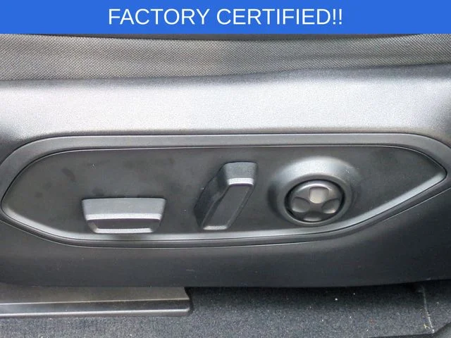 Used 2025 Gray Jeep Altitude X image 17