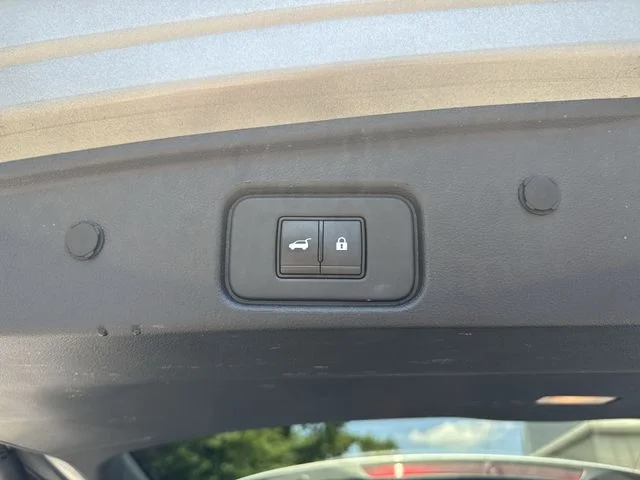 Used 2023 Silver Nissan SL image 14