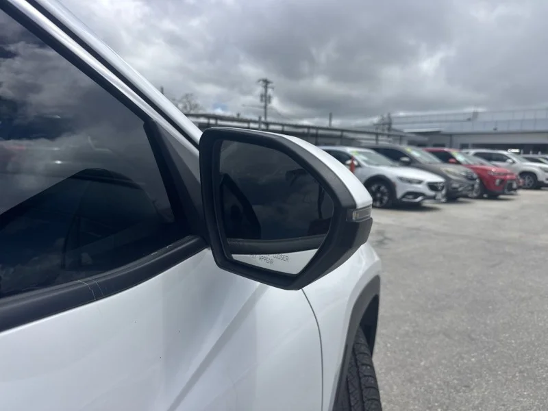 Used 2022 White Hyundai SEL image 12