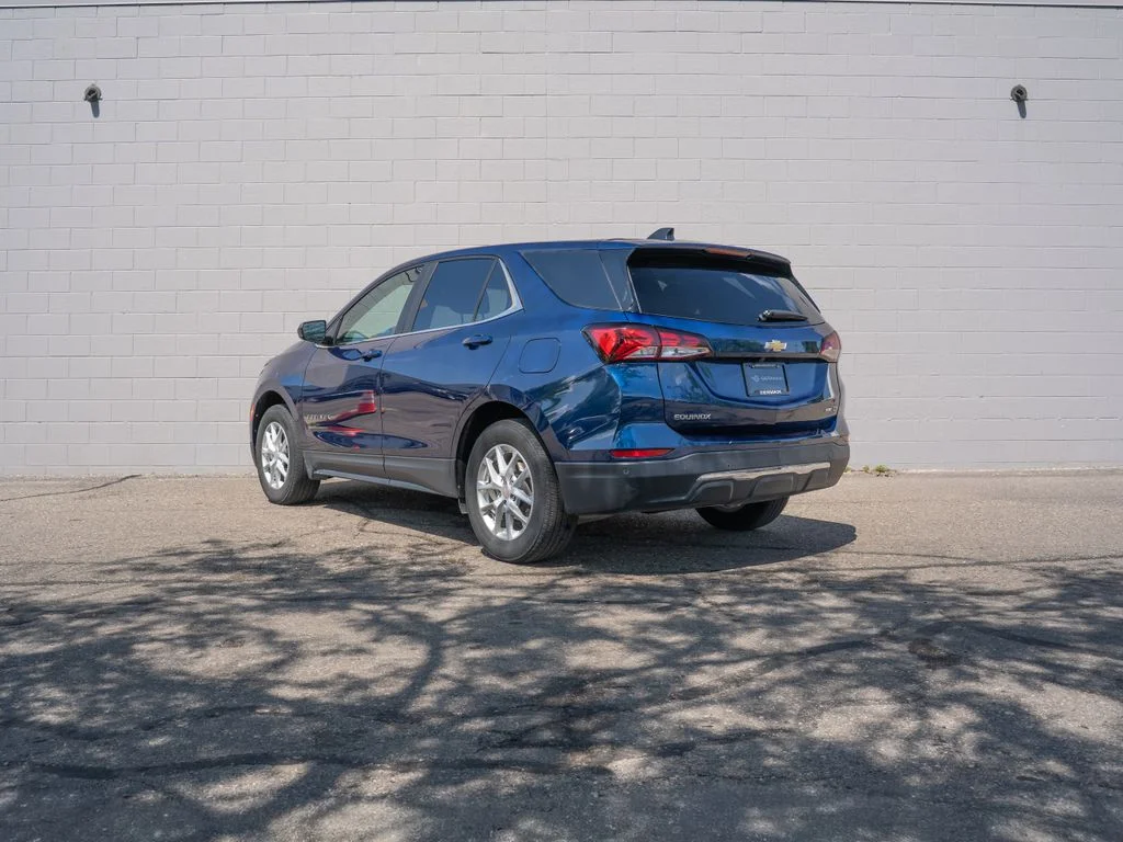 Used 2023 Blue Chevrolet LT image 3