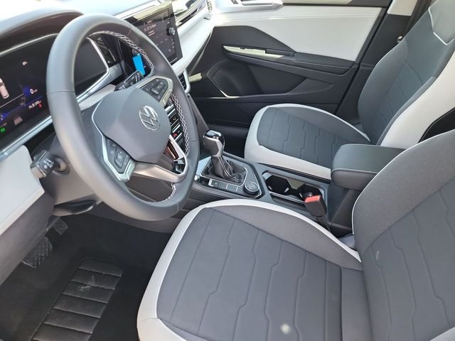 2025 Volkswagen Taos SE - Photo 11