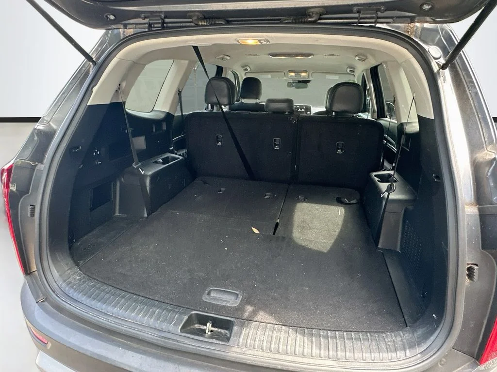 Used 2021 Grey Kia LX image 25