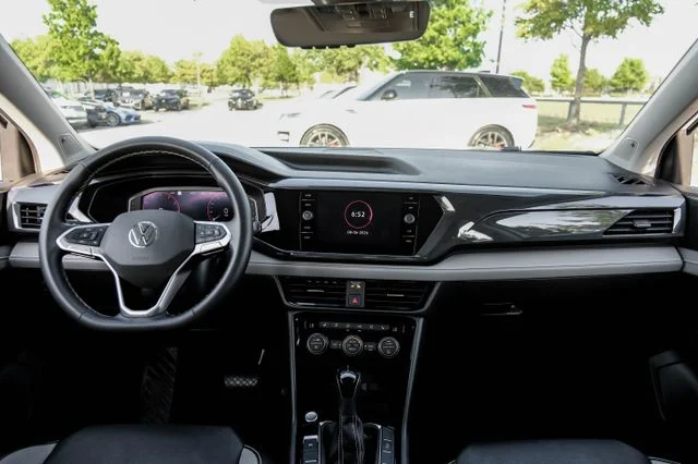 Used 2022 White Volkswagen 1.5T SEL image 17