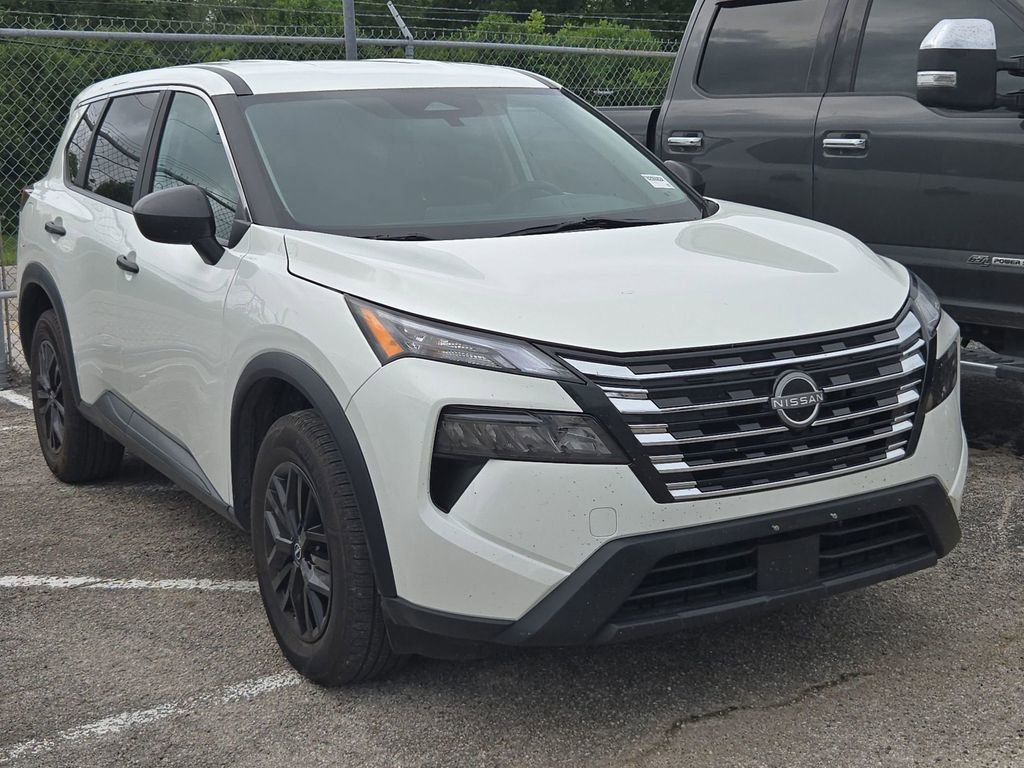 2024 Nissan Rogue S FWD's photo