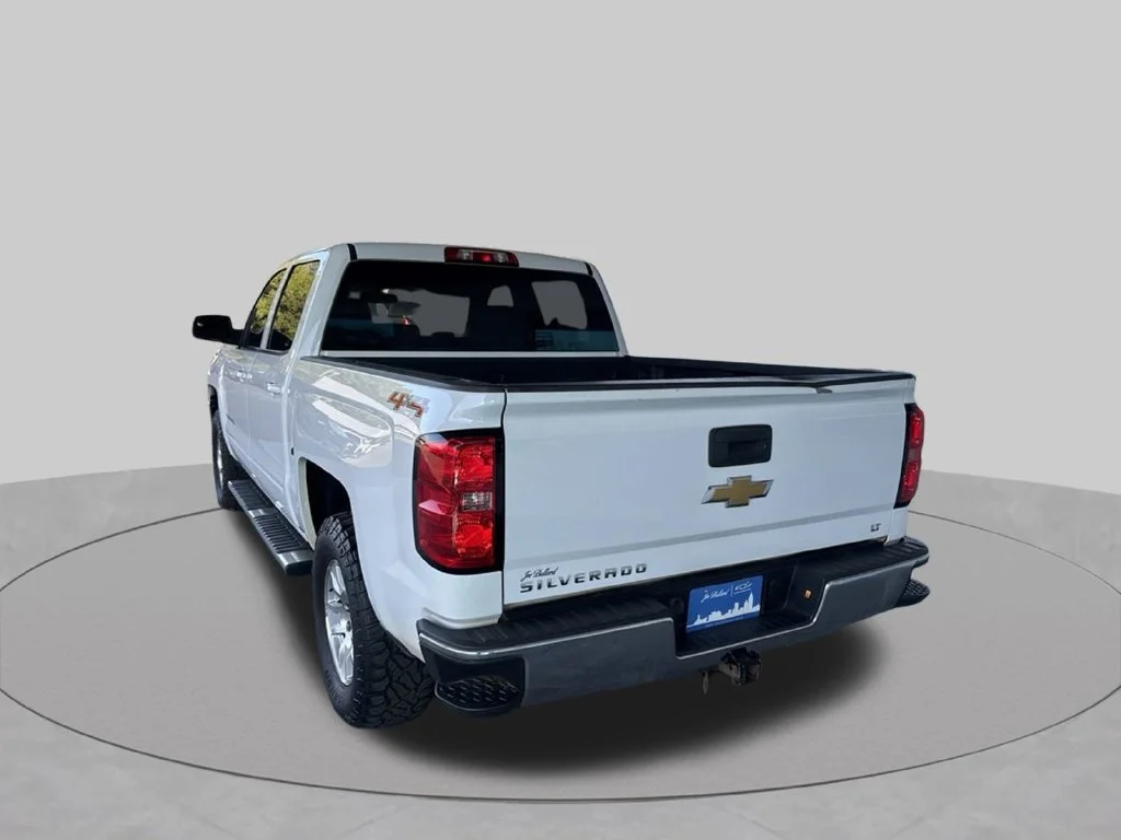 Used 2017 SUMMIT WHITE Chevrolet LT image 7
