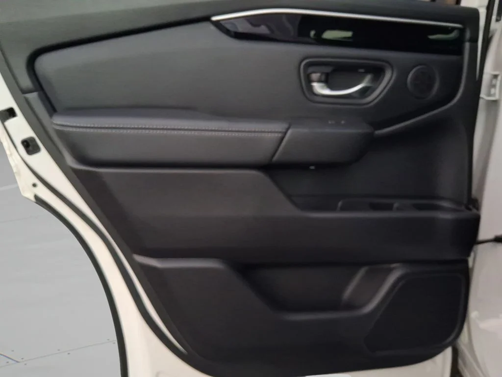 Used 2025 White Honda Touring image 26