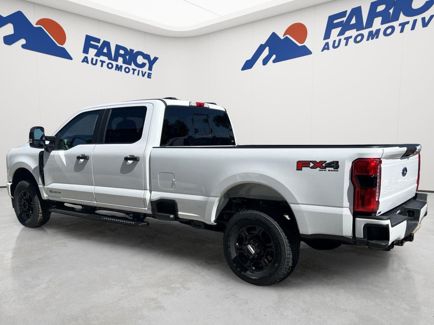 New 2026 Oxford White Ford XL image 7