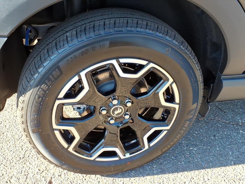 New 2025 Shadow Black Ford Outer Banks® image 19