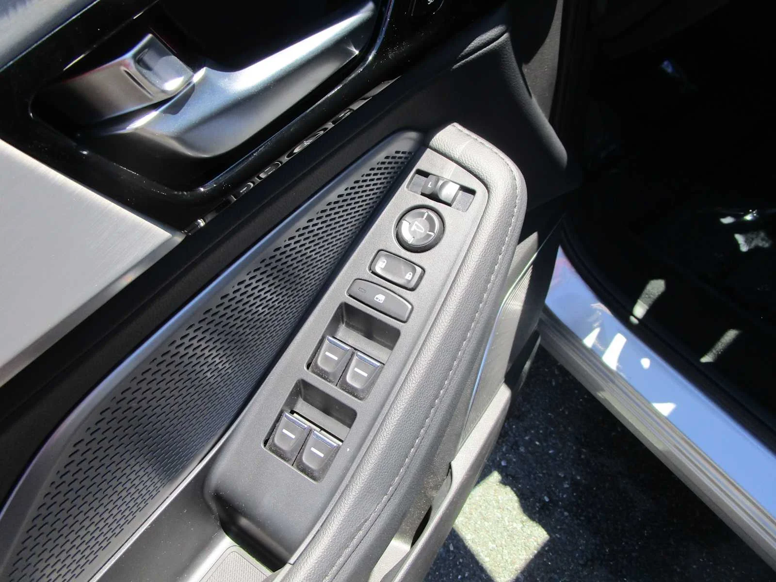 Certified Used 2026 Solar Silver Metallic Acura  image 14