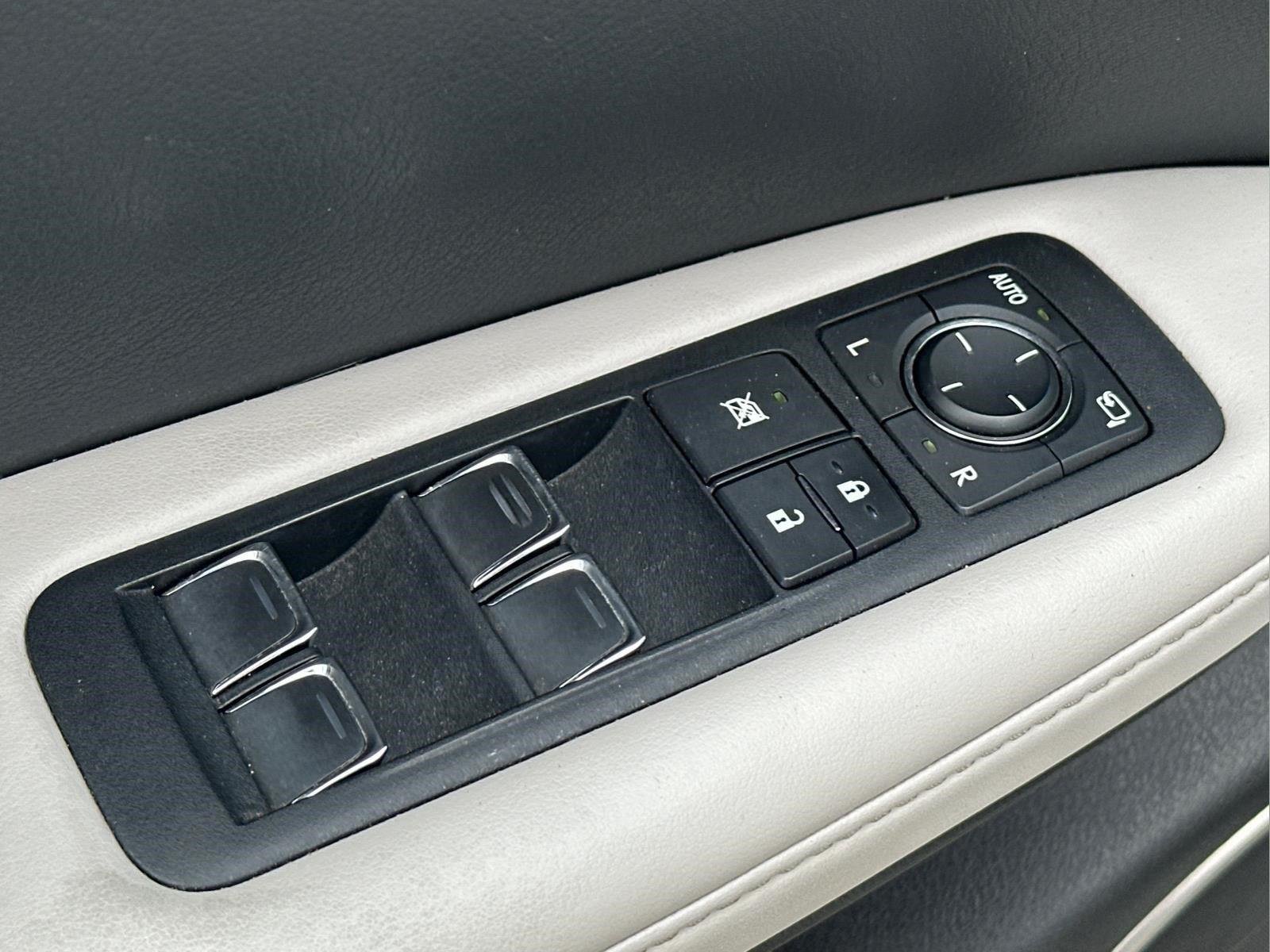 Used 2020 Eminent White Pearl Lexus RX 350 image 19