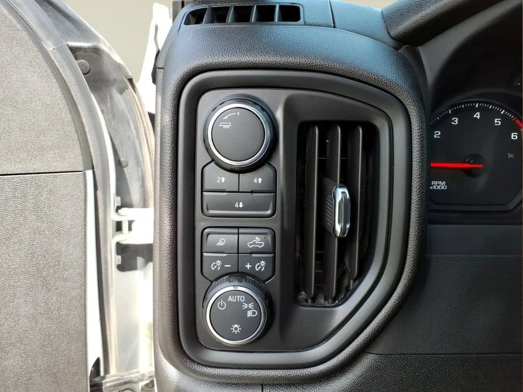 2025 Chevrolet Silverado 2500HD Custom - Photo 12