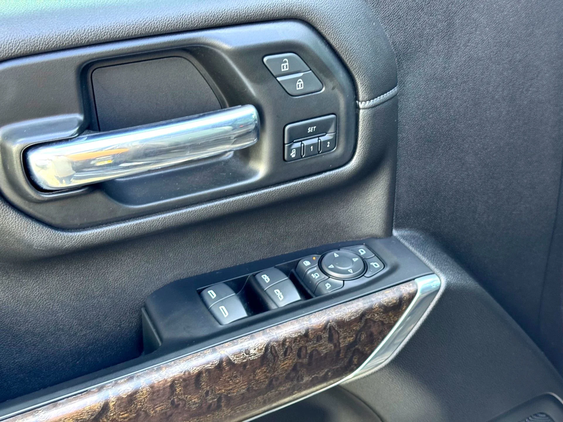Used 2022 Onyx Black GMC Denali image 15