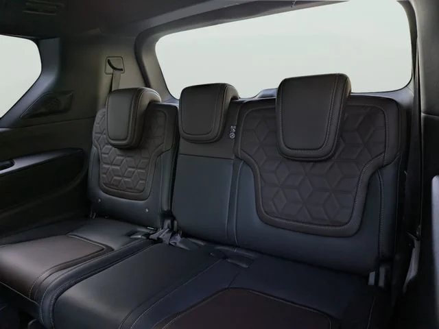 New 2026 Everest White TriCoat Nissan Platinum Reserve image 18