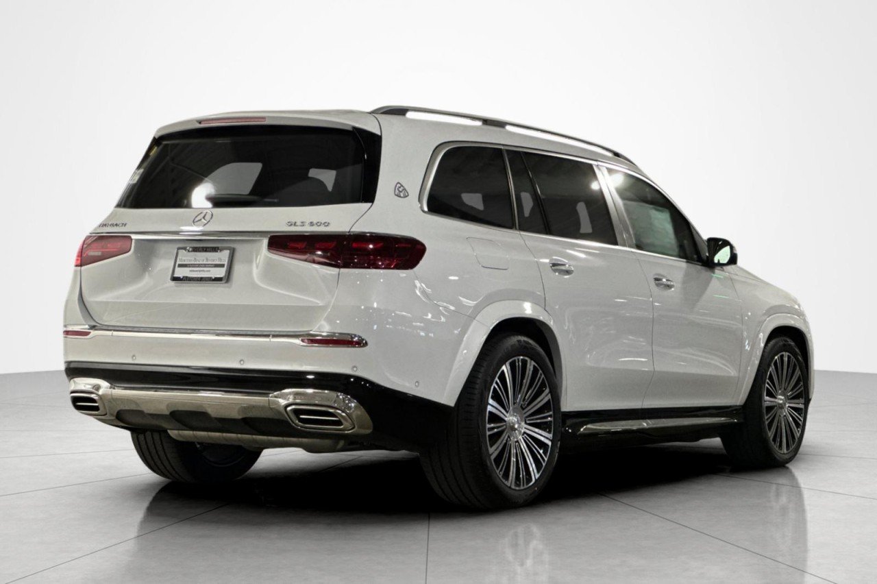 New 2026 MANUFAKTUR Moonlight White Metallic Mercedes-Benz Maybach GLS 600 4MATIC® SUV image 5