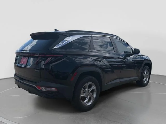 Used 2023 Black Hyundai SEL image 4