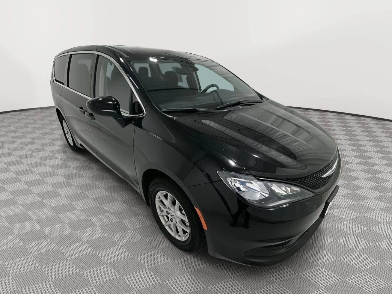 Used 2024 Diamond Black Crystal Pearlcoat Chrysler LX image 7