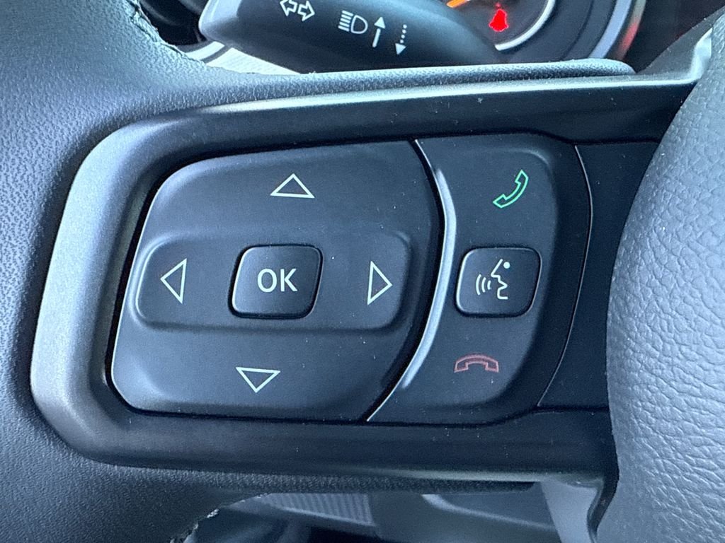 New 2026 Bright White Clear-Coat Exterior Paint Jeep Sport S image 29