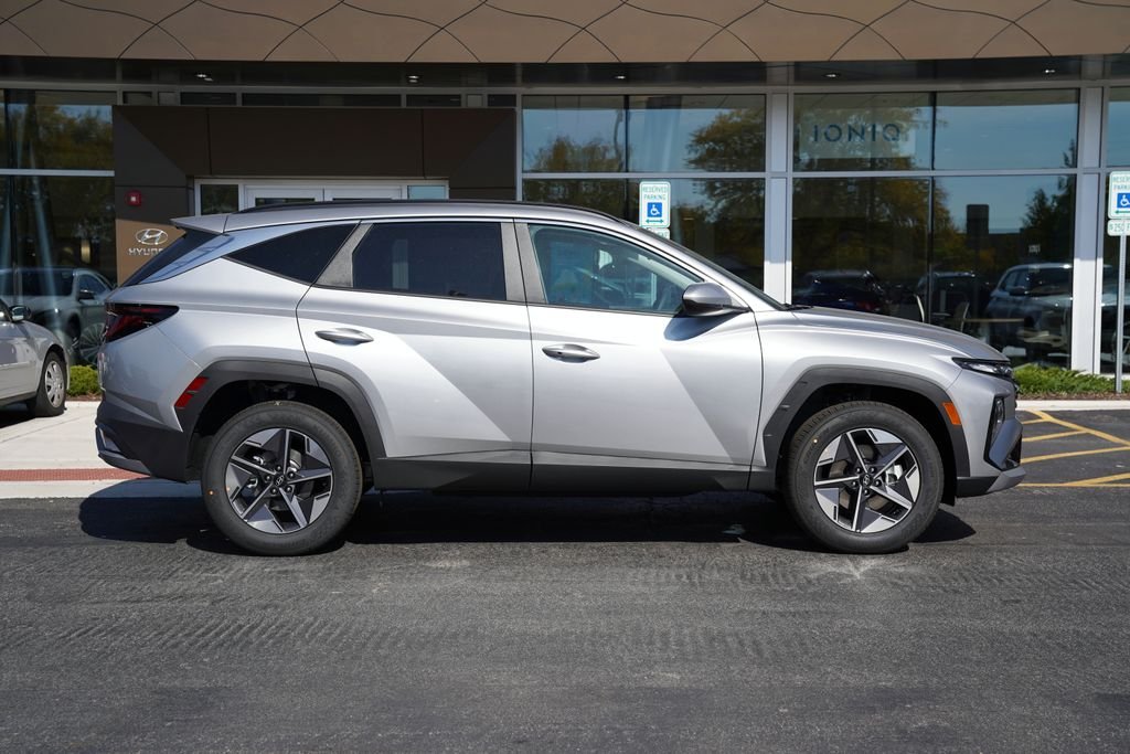 New 2026 Shimmering Silver Hyundai SEL image 25