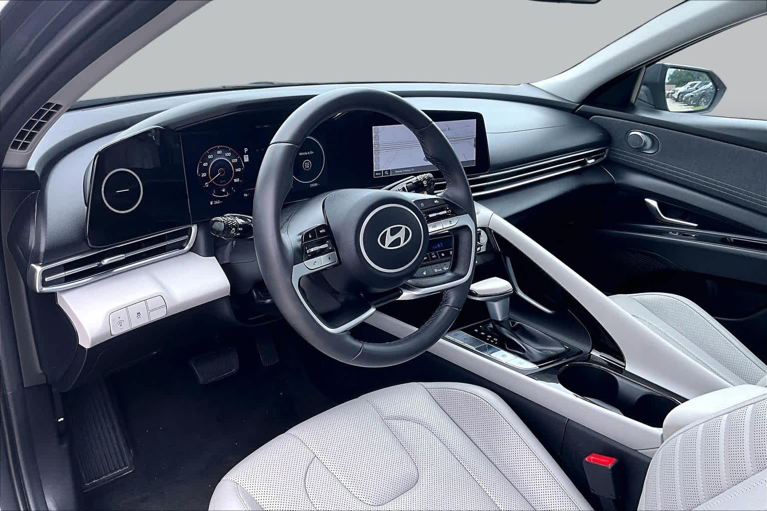 Used 2025 Ecotronic Gray Hyundai Limited image 17