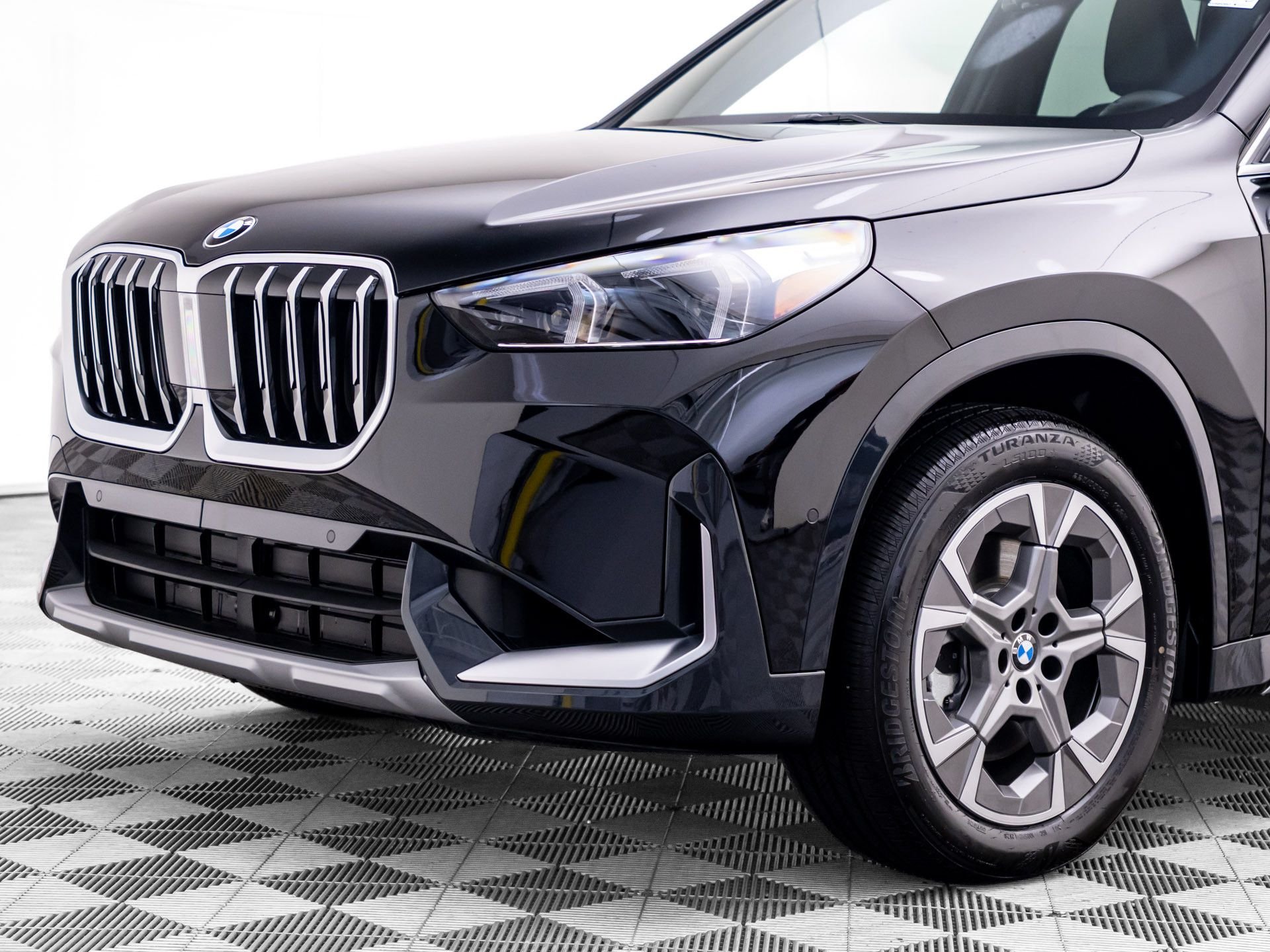 New 2027 Jet Black BMW xDrive28i image 36