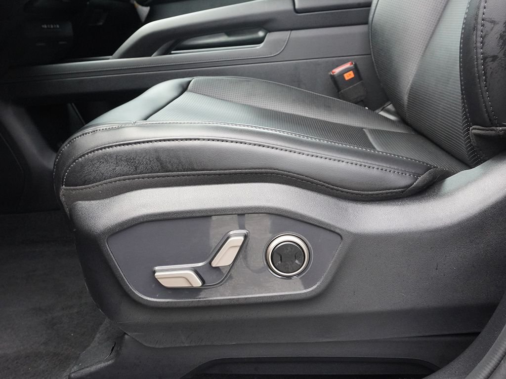 Used 2027 Black Kia S image 33