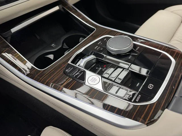Used 2026 White BMW xDrive40i image 19