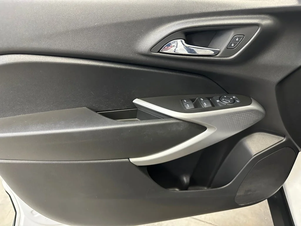 2024 Chevrolet Trax LS - Photo 6