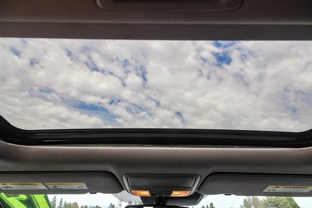 Used 2017 Silver Honda EX-L image 16