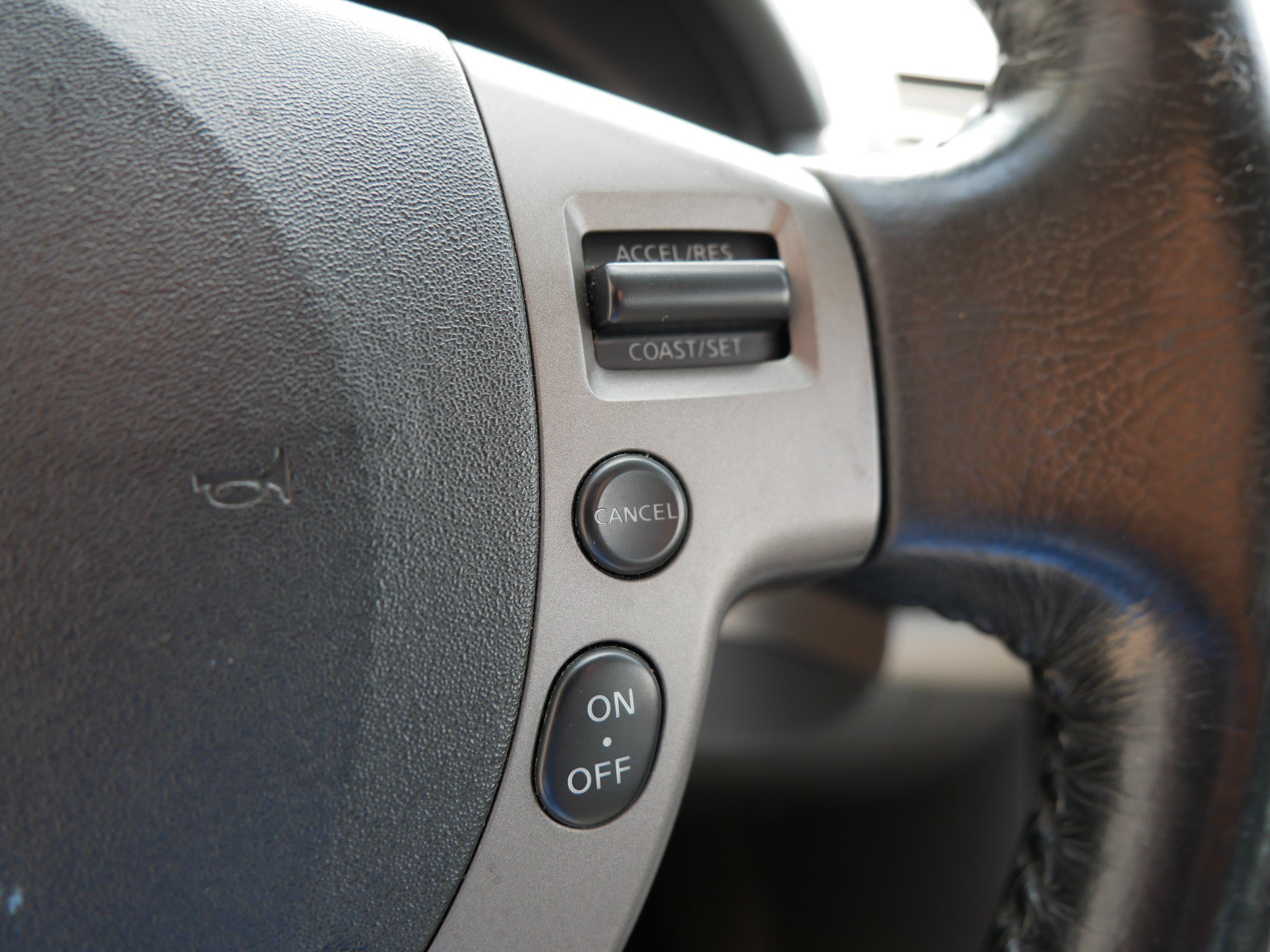 Used 2007 Black Nissan  image 24