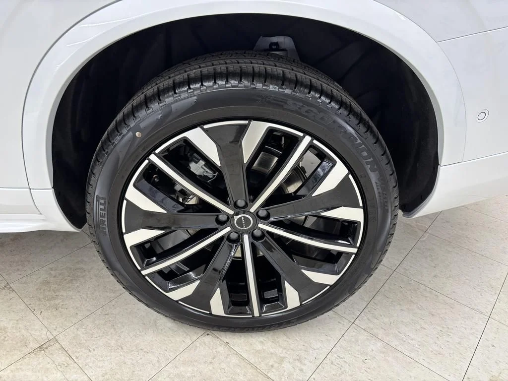 2026 Volvo XC90 Plus - Photo 27