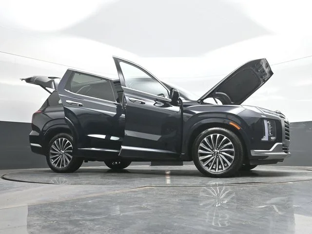Used 2024 White Hyundai Calligraphy image 31