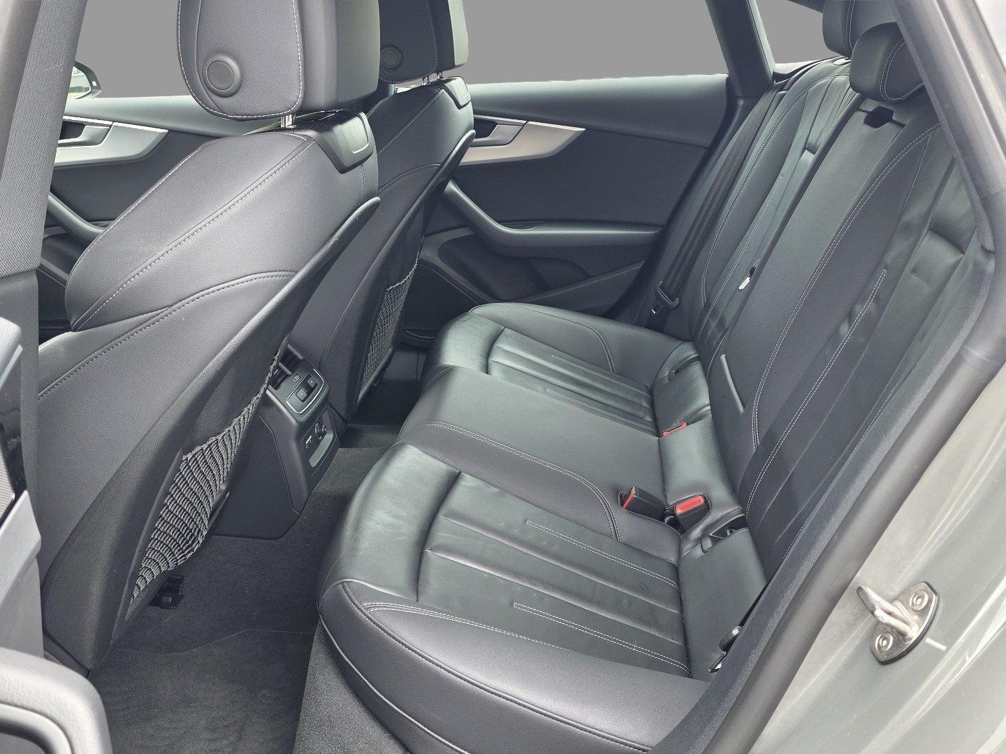 Used 2025  Audi S line Premium image 26
