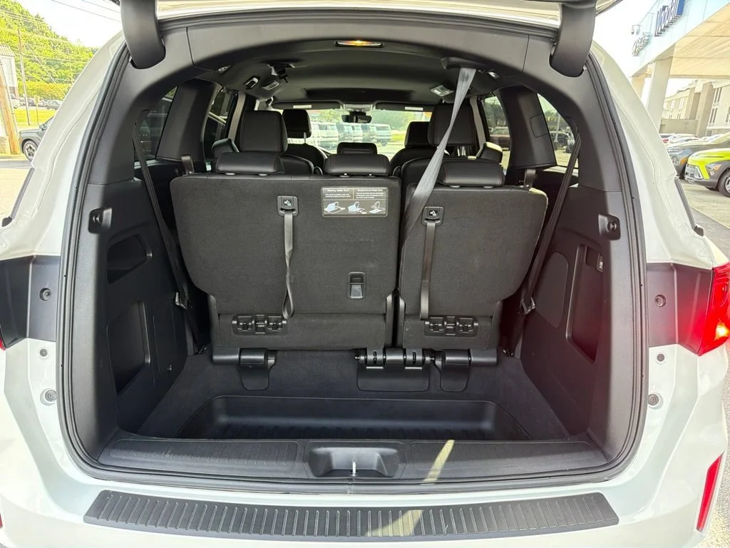 Used 2025 Platinum White Pearl Honda Sport-L image 13