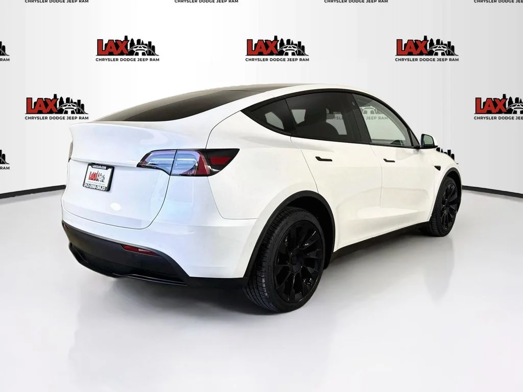 Used 2021 White Tesla Long Range image 7