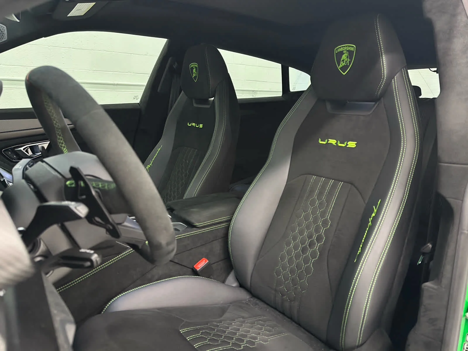 2024 Lamborghini Urus Performante - Photo 13
