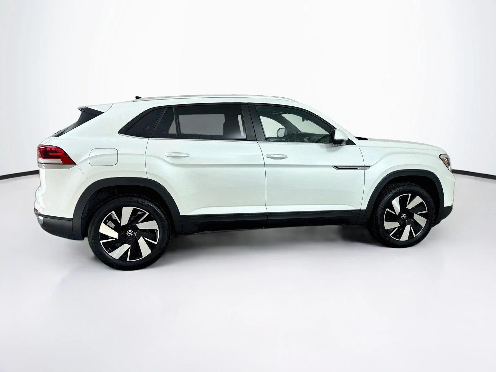 New 2026 Opal White Pearl Volkswagen 2.0T SE w/Technology image 8