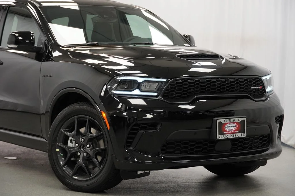 New 2026 Diamond Black Clear-Coat Exterior Paint Dodge GT Plus HEMI V8 image 3