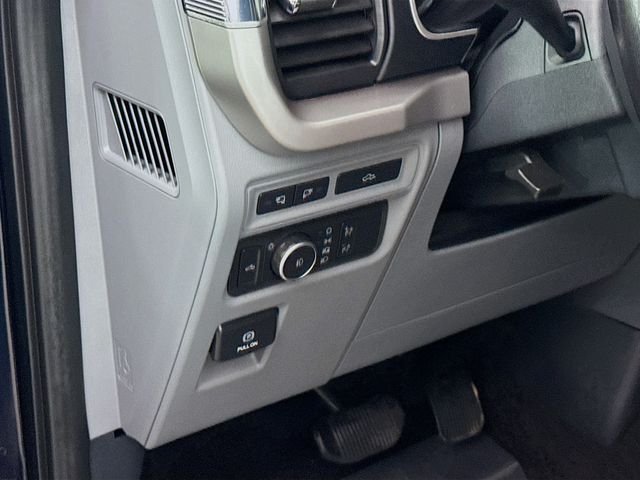 Used 2022 Blue Ford XLT image 9