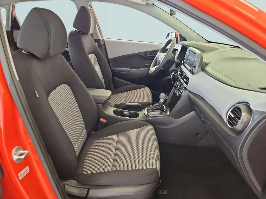 Used 2019 Sunset Orange Hyundai SE image 28