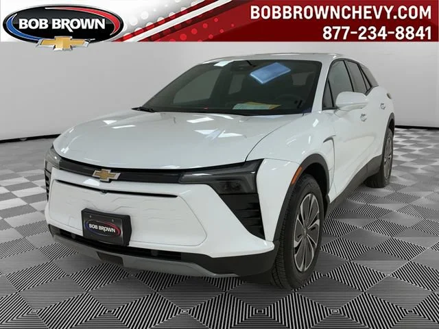 Certified Used 2025 Summit White Chevrolet LT image 1